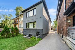 50 Arcadian Circle, Toronto, ON M8W 2Y9
