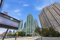 3939 Duke Of York Boulevard 711, Mississauga, ON L5B 4N2