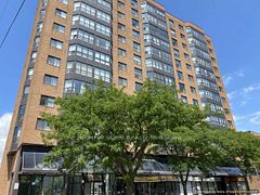 25 Agnes Street 302, Mississauga, ON L5B 3X7