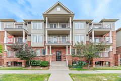 153 Isaac Devins Boulevard 2, Toronto, ON M9M 0C5