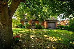 2050 Russett Road, Mississauga, ON L4Y 1B9