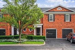 74 Fairwood Place W, Burlington, ON L7T 4B6