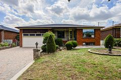 7 Muir Avenue, Toronto, ON M9L 1H4