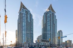 33 Elm Drive W 906, Mississauga, ON L5B 4M2