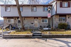 45 Hansen Road N 57, Brampton, ON L6V 3C5