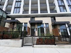 1 Fairview Road TH 02, Mississauga, ON L5A 0B4