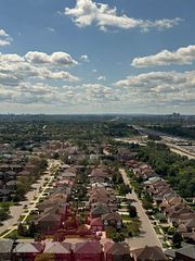 339 Rathburn Road W PH09, Mississauga, ON L5B 0K6
