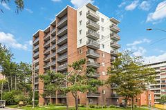 15 Elizabeth Street N 1005, Mississauga, ON L5G 2Z3