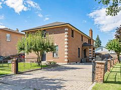102 Judson Street, Toronto, ON M8Z 1B1