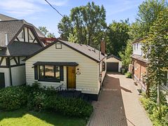 33 Ash Crescent, Toronto, ON M8W 1E4
