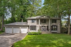 1349 Birchwood Heights Drive, Mississauga, ON L5G 2Y3