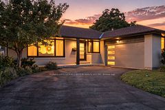 16 Oldham Road, Toronto, ON M9A 2B7