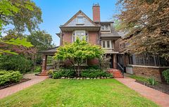 62 Indian Grove, Toronto, ON M6R 2Y4