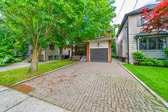 7 Elliott Avenue, Toronto, ON M8X 2P7
