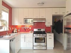840 Ossington Avenue, Toronto, ON M6G 3V1