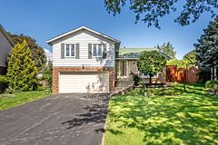 2454 Woking Crescent, Mississauga, ON L5K 1Z7