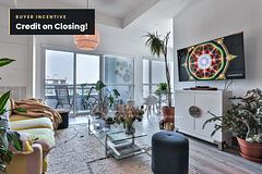 25 Neighbourhood Lane 703, Toronto, ON M8Y 0C4