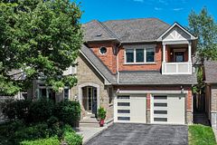 3368 Raspberry Bush Trail, Oakville, ON L6L 6V2