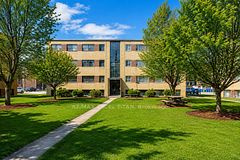 799 Robinson Street 10, Burlington, ON L7R 2L4