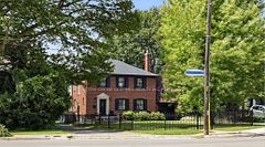 10 Queens Avenue, Toronto, ON M8V 2N1