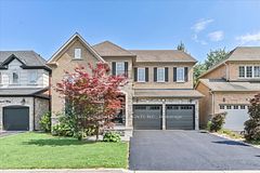 210 Milkweed Way, Oakville, ON L6L 0A6