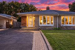3314 Queen Frederica Drive, Mississauga, ON L4Y 3B2