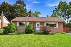 185 Euston Road, Burlington, ON L7L 4V7