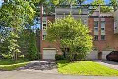 1250 Marlborough Court 13, Oakville, ON L6H 2W7