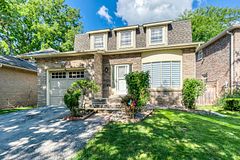 3065 Silverthorn Drive, Oakville, ON L6L 5N5