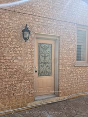 19 Rory Road Lower, Toronto, ON M6L 3E9