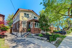 39 Rosemeade Avenue, Toronto, ON M8Y 3A4
