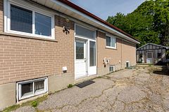 29 Yatescastle, Toronto, ON M3L 2B9