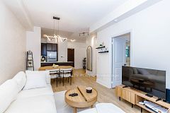 25 Earlington Avenue 316, Toronto, ON M8X 3A3