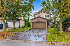 3089 Plum Tree Crescent, Mississauga, ON L5N 4X2