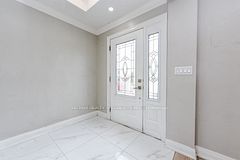 137 Avondale Boulevard Upper, Brampton, ON L6T 1H5