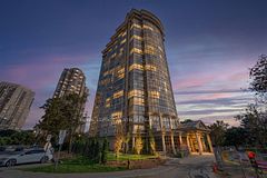 50 Eglinton Avenue 708, Mississauga, ON L5R 3P5