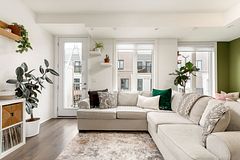 140 Long Branch Avenue 27, Toronto, ON M8W 0B1