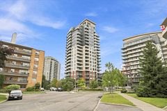 25 Fontenay Court 905, Toronto, ON M9A 0C4