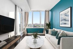 75 Eglinton Avenue W 505, Mississauga, ON L5R 0E5