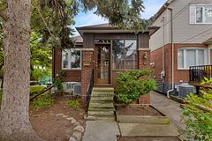 1 Rambert Crescent, Toronto, ON M6S 1E5