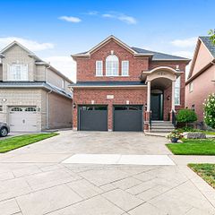 817 Brass Winds Place, Mississauga, ON L5W 1T4