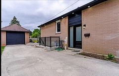 8 Lawrence Crescent Upper Level, Brampton, ON L6W 2P3
