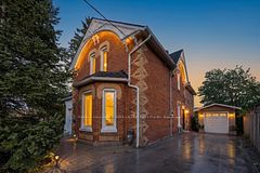 16 Scarboro Street, Mississauga, ON L4T 1E4