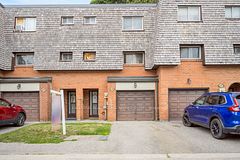 68 Briar Path N, Brampton, ON L6T 2A3