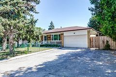 239 Driftwood Avenue, Toronto, ON M3N 2N4