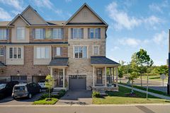 411 Hardwick Common, Oakville, ON L6H 0P6