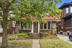 282 Kennedy Avenue, Toronto, ON M6P 3C3