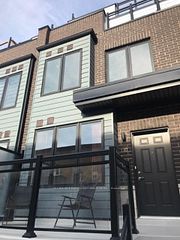 2285 Mcnab Lane 10, Mississauga, ON L5J 0B3