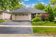 537 MATHEWMAN Crescent, Burlington, ON L7L 5S6
