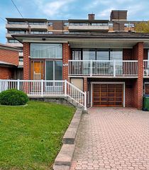 12 Goldcrest Boulevard, Toronto, ON M6L 2X5